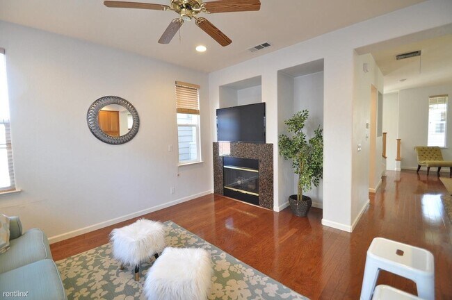 Building Photo - 1612 Salamoni Ct