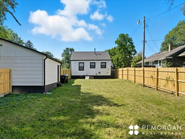 Building Photo - Stylish Updates + Spacious Yard + 2-Car Ga...