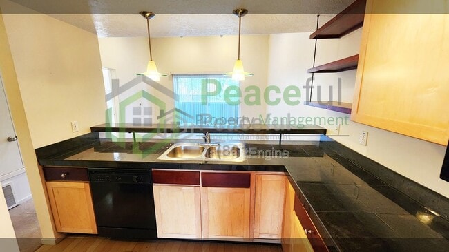 Building Photo - 4340 S Highland Dr