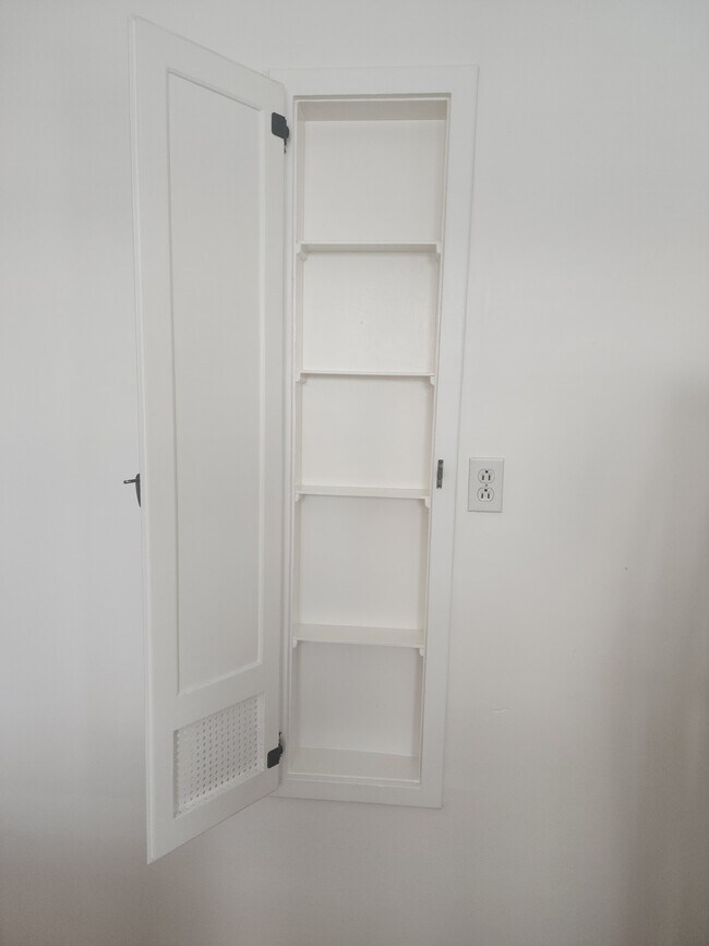 447 E SPICE RACK - 447 N Oakhurst Dr