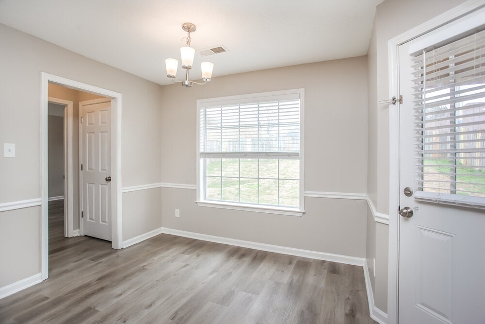 Building Photo - 1390 Bayberry Hill Dr