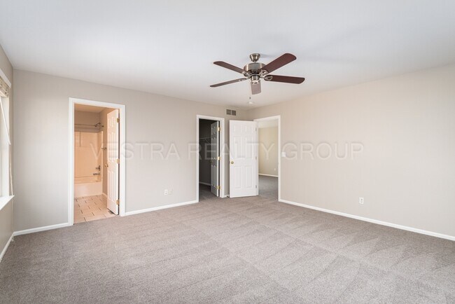 Building Photo - 5524 S Rome Way