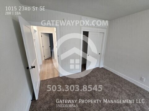 Building Photo - 1015 23rd St SE