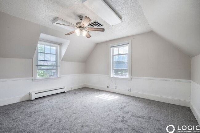 Building Photo - 136 S 300 W