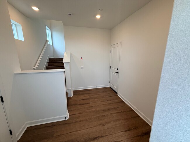 Building Photo - 460 Caliper Wy