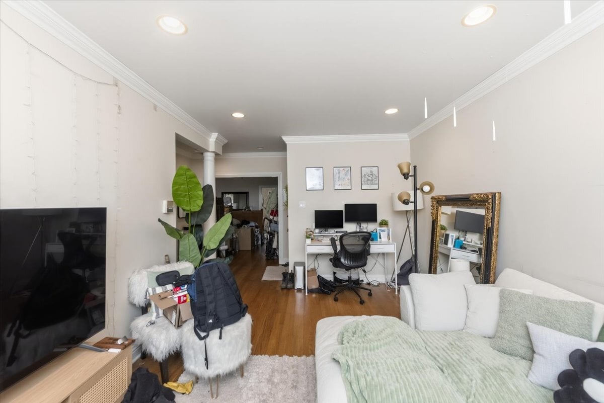 Building Photo - 3630 N Bosworth Ave
