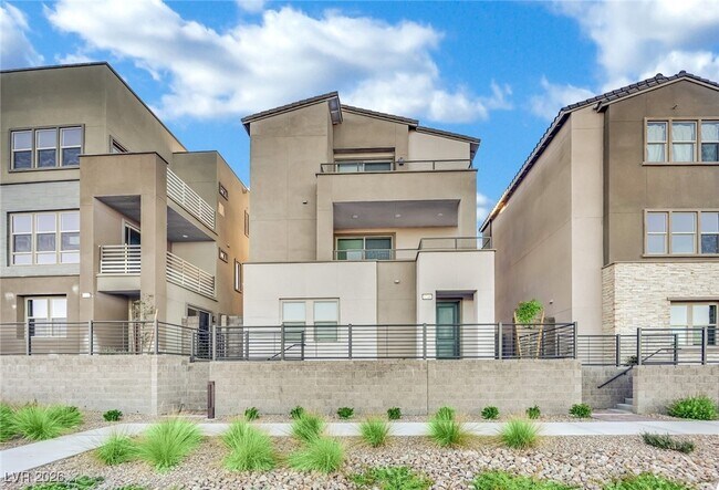 Building Photo - 1749 S Desert Foothills Dr