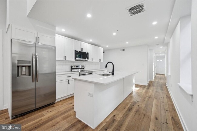 Building Photo - 3408 Race St