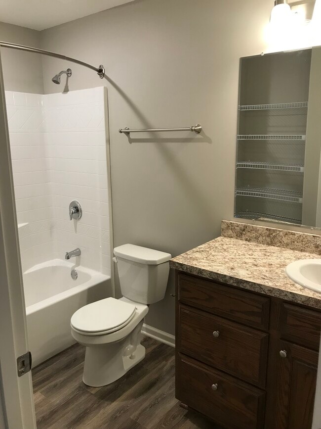 Building Photo - 978 Kate Ave