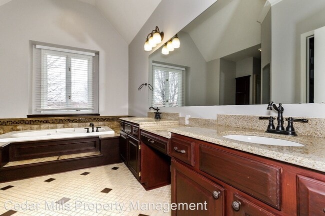Building Photo - 6 br, 3.5 bath House - 8407 E. Champions Ct.