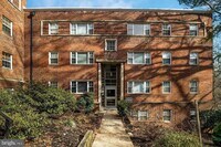 Building Photo - 1322 Fort Myer Dr