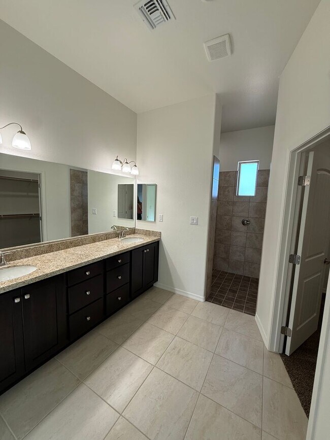 Building Photo - Livingston Ranch - BRAND NEW & IMMACULATE