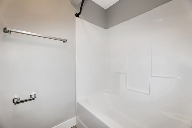 Building Photo - 2204 Quivira Cir