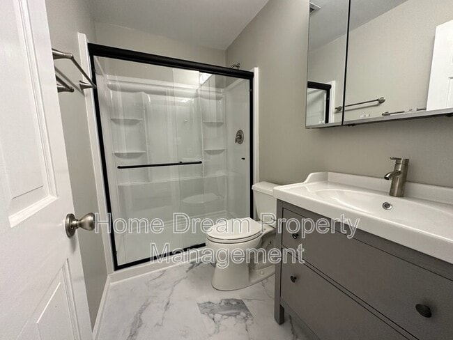 Building Photo - 1401 Bragg Rd