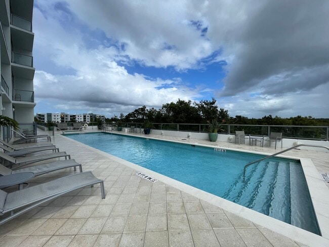 Building Photo - Modern High-Rise Condo in Downtown Orlando...