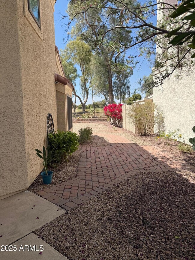 Building Photo - 6756 W Morrow Dr