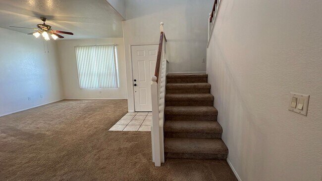 Building Photo - West Lancaster Home