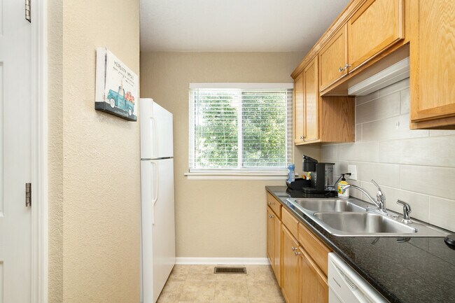 Building Photo - 1401 Sundance Dr