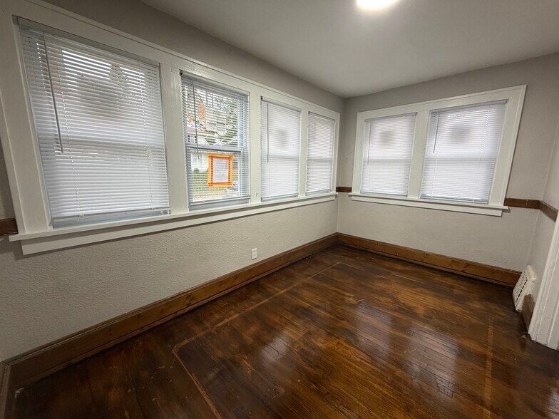 Building Photo - 317 E Irvington Ave