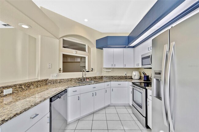 Building Photo - 4489 Golf Club Ln