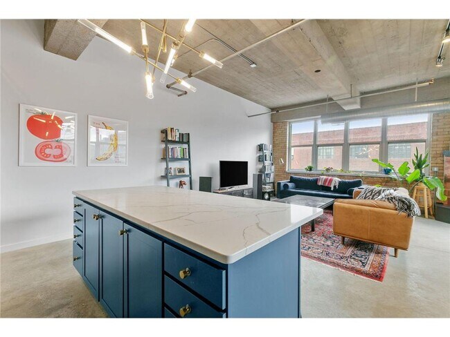 Building Photo - 901 N 3rd St