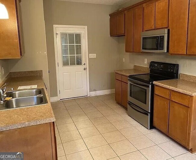 Building Photo - 216 San Louise Dr