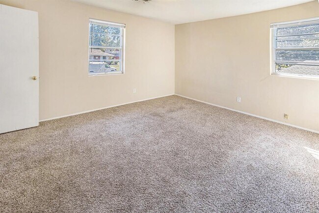 Building Photo - 1422 Flamingo Ln