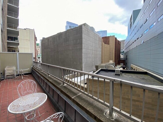 Building Photo - 151 Tremont St