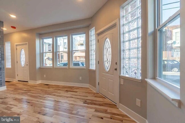 Building Photo - 2000 S Opal St