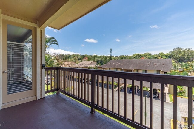 Building Photo - Spacious, Clean, Renovated 2BR/2BA/2Pkg in...