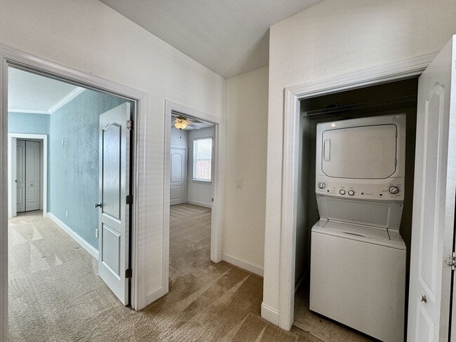 Building Photo - Ready 04-01-26! A Shadowlawn Condo w/Rooftop Deck - 3 Primary Suites - Outdoor Shower - Pet Frien...