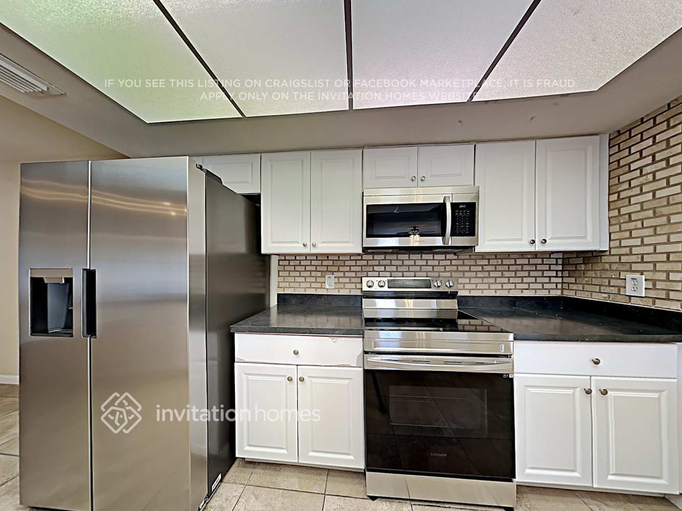 Building Photo - 1895 Almeria Way S