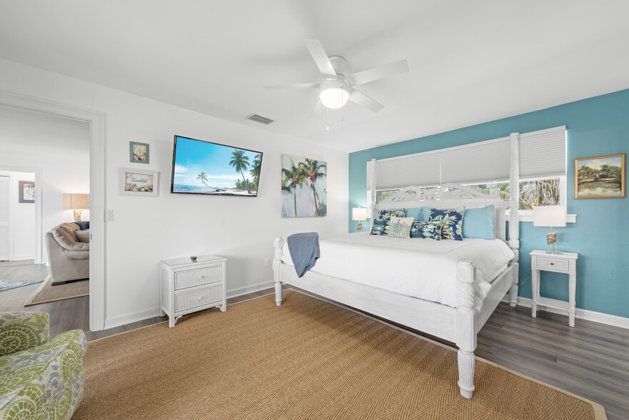 Building Photo - 6093 Henderson Rd