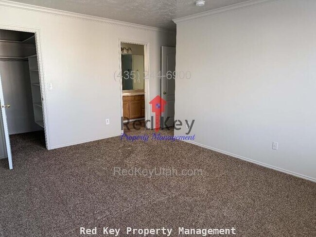 Building Photo - 790 N Single Family Home