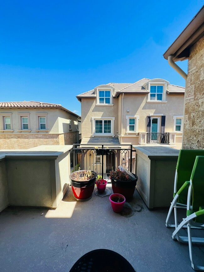 Building Photo - 3024 Sonsilla Ln