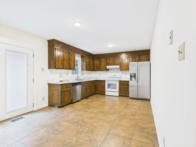 Building Photo - 8621 Sunset Knoll Rd