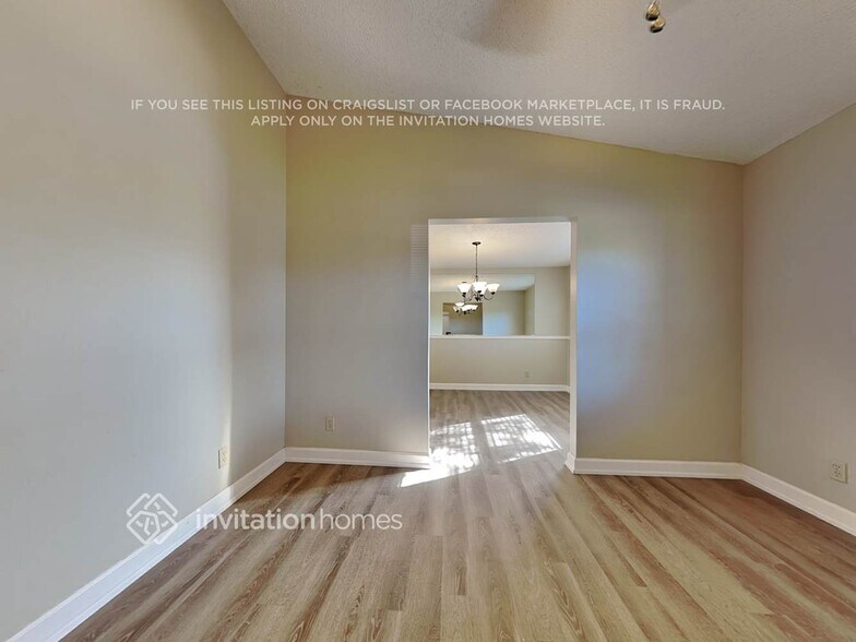 Building Photo - 2301 Beechwood Ct