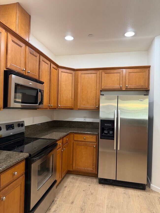 Building Photo - 3047 Ridge View Pl