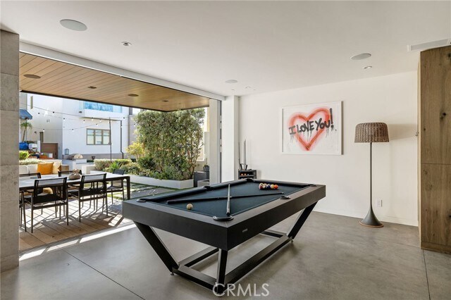 Building Photo - 121 25th St