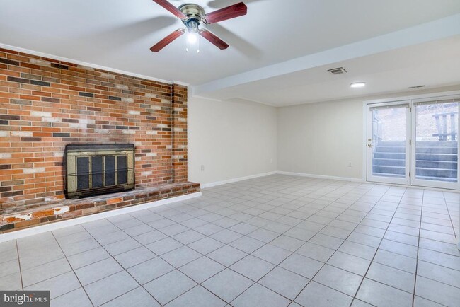 Building Photo - 13636 Greenwood Dr