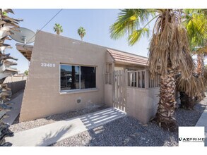 Building Photo - Experience this Newly Updated 2/1 Unit in ...