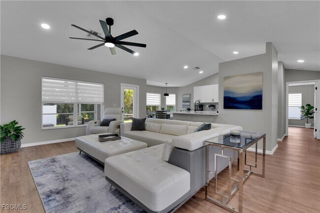 Building Photo - 2004 SW 30th St