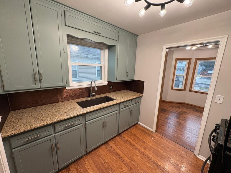 Building Photo - 218 W Capistrano Ave