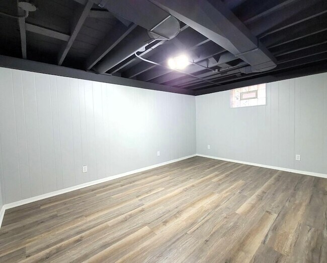 Building Photo - 2716 White Oak Ave