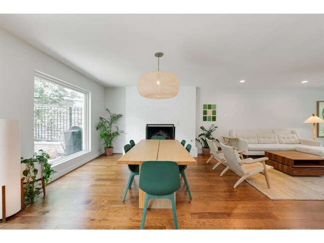 Building Photo - 8700 Mountainwood Cir