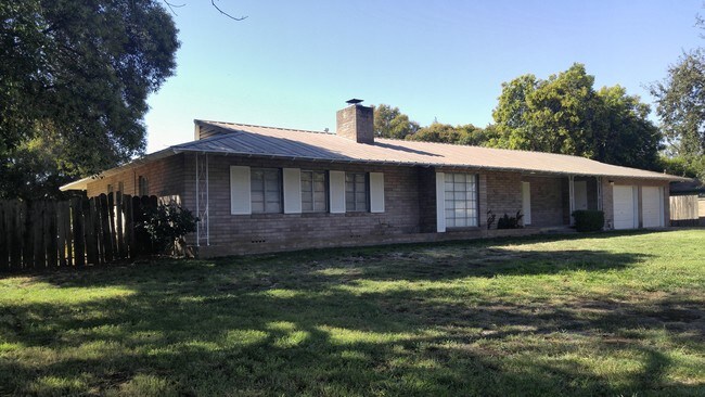 Building Photo - 1157 East Ave