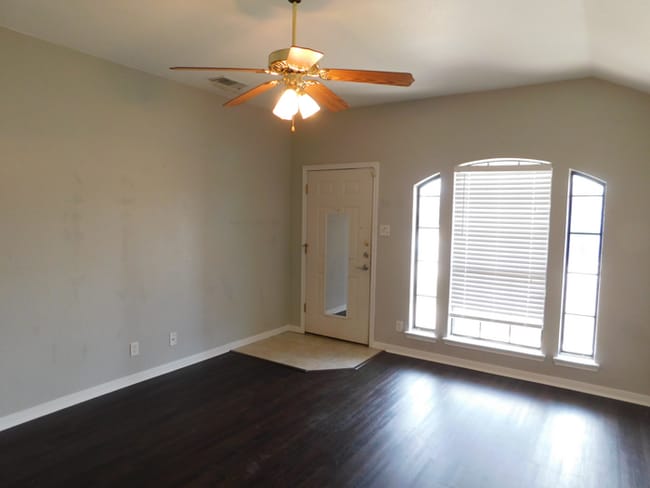 Building Photo - 3707 Dustin Ct