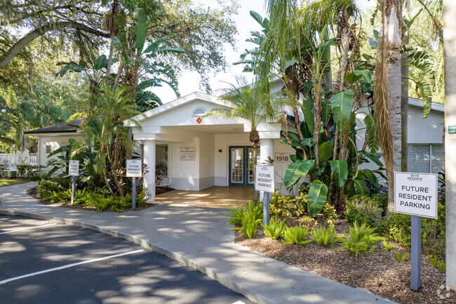 Leasing Office - 1918 Plantation Key Cir Brandon, FL 33511-4600 - Skye Reserve