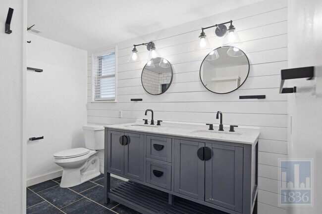 Building Photo - 13009 Lamplight Village Ave