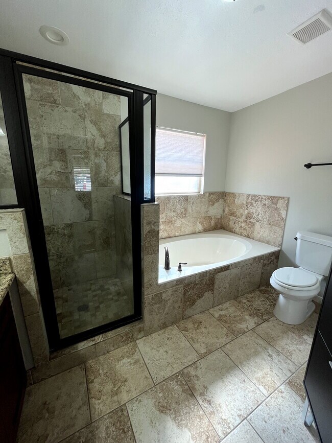 Building Photo - 9613 Westview Dr